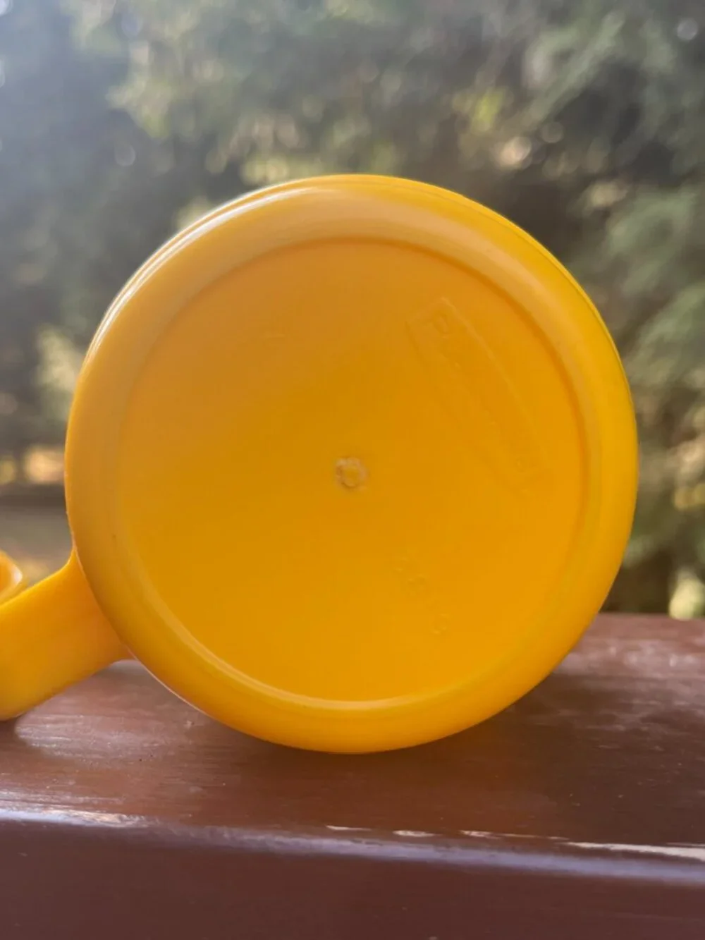 Vintage Retro 1970s Rubbermaid Yellow Ribbed Stackable Plastic Mugs Cups Set